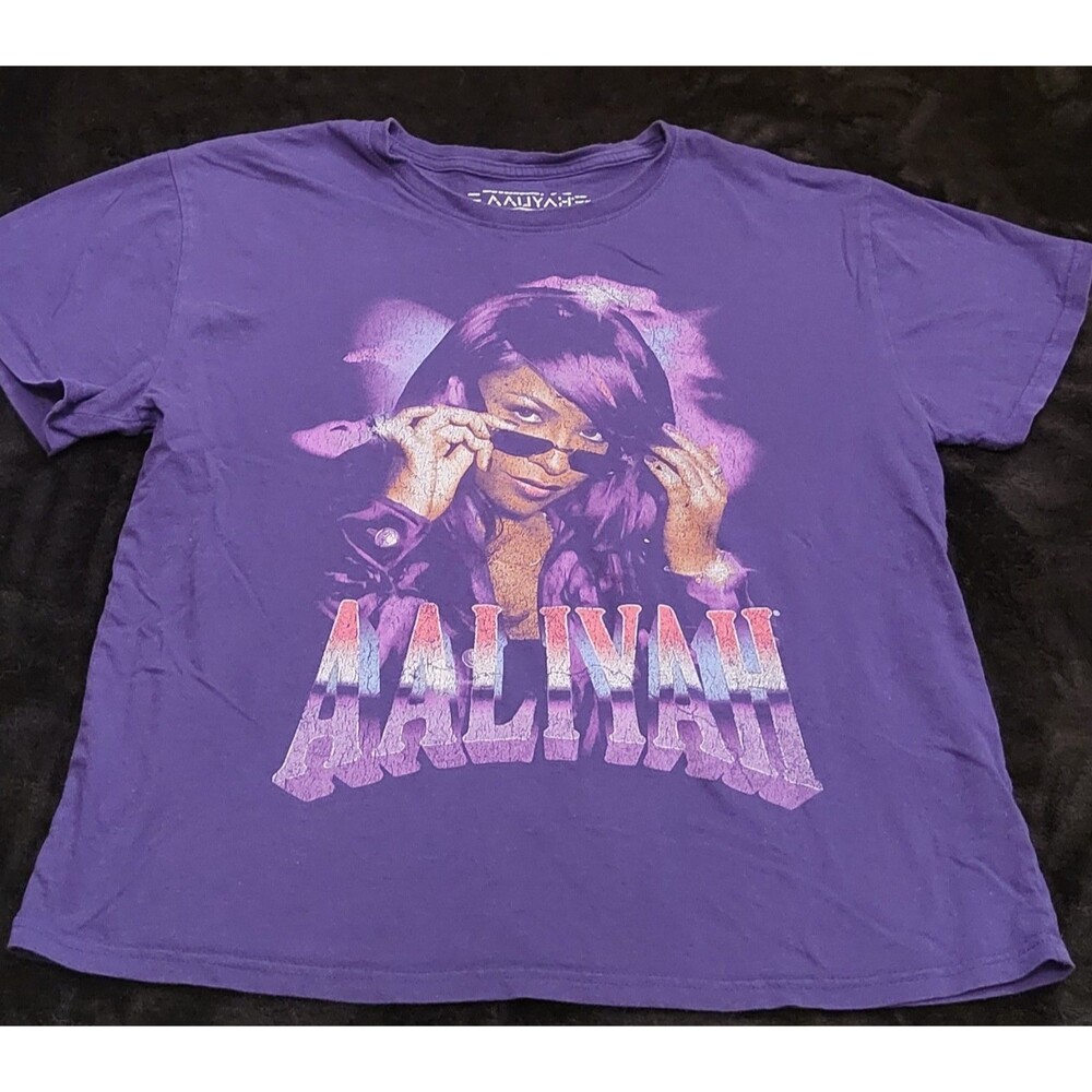 Woman's Aaliyah Graphic T-Shirt Size Large Purple 90s 2000s Y2K